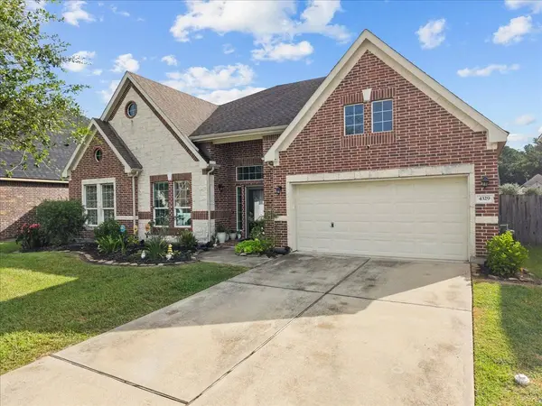 4329 S Meridian Greens DR, Dickinson, TX 77539