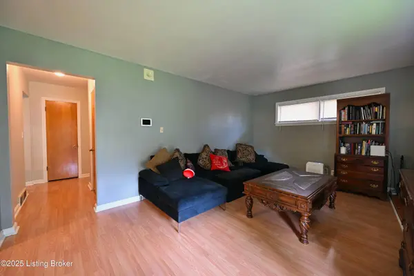 3529 Mayo Dr, Louisville, KY 40218