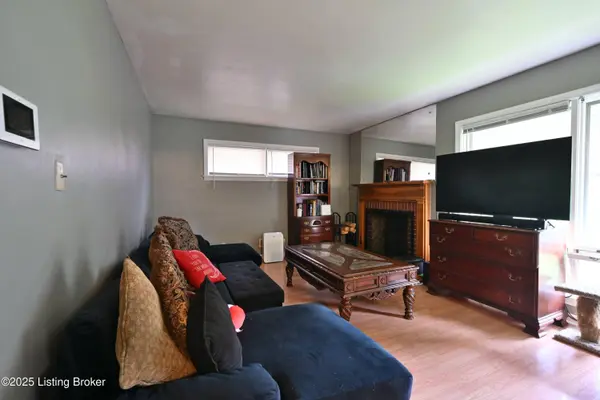 3529 Mayo Dr, Louisville, KY 40218