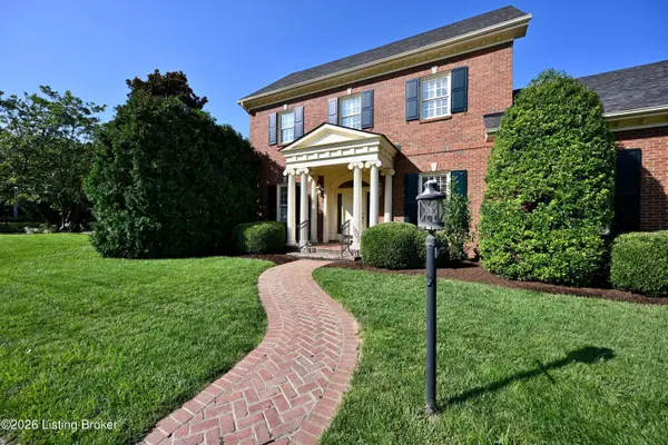 206 Coralberry Rd, Louisville, KY 40207