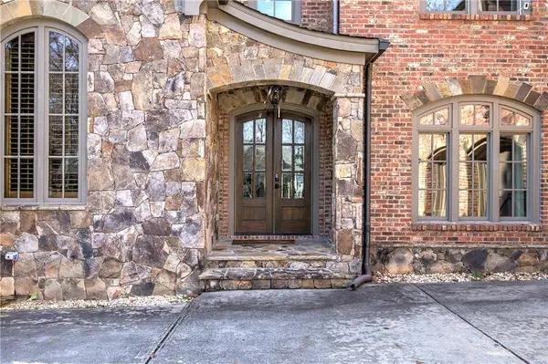 4076 Peachtree Dunwoody RD NE, Atlanta, GA 30342