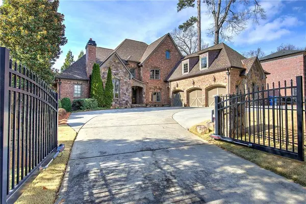 4076 Peachtree Dunwoody RD NE, Atlanta, GA 30342