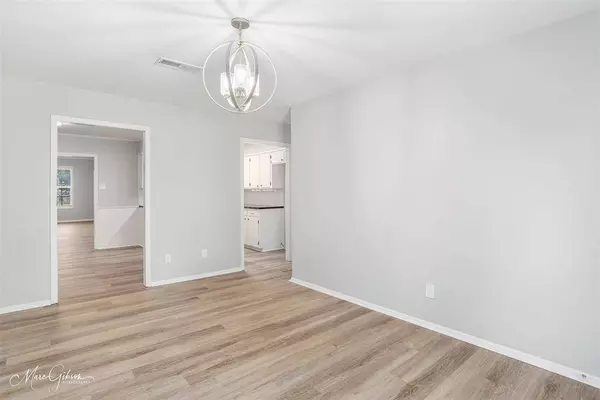 3050 LoneOak Drive, Shreveport, LA 71118