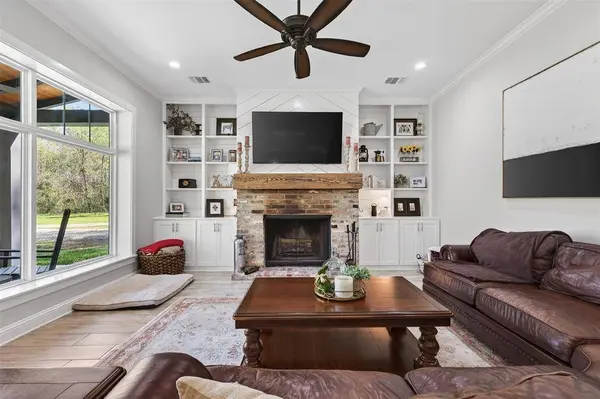 6809 S Lakeshore Drive, Shreveport, LA 71119