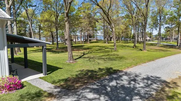 6809 S Lakeshore Drive, Shreveport, LA 71119