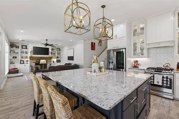 6809 S Lakeshore Drive, Shreveport, LA 71119