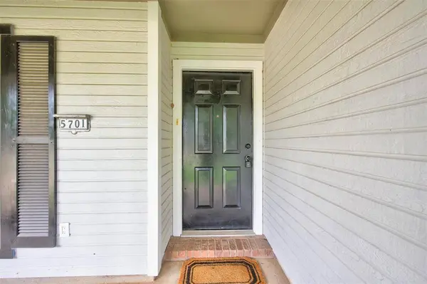 5701 Hollyhock Lane, Bossier City, LA 71112