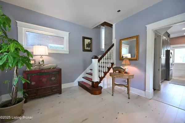 1899 Princeton Dr, Louisville, KY 40205