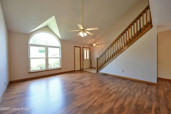 11516 Saratoga Club Rd, Louisville, KY 40299