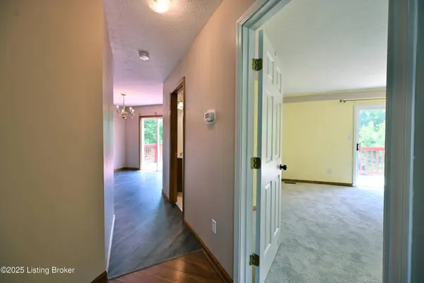 11516 Saratoga Club Rd, Louisville, KY 40299