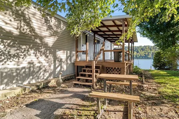 4614 Rivers Edge DR, Charlestown, IN 47111