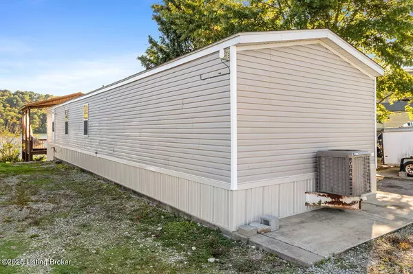 4614 Rivers Edge Dr, Charlestown, IN 47111