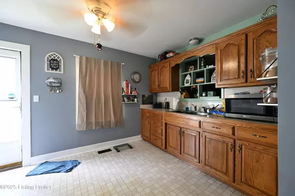 11296 S Preston Hwy, Lebanon Junction, KY 40150