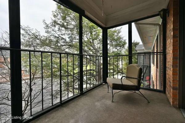 1616 Gardiner Ln #210, Louisville, KY 40205