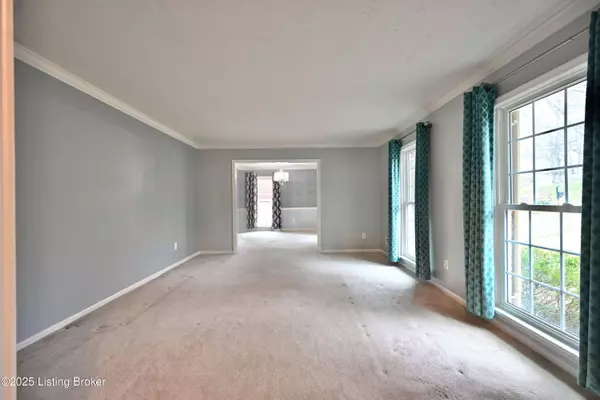 4506 Deepwood Dr, Louisville, KY 40241