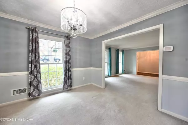 4506 Deepwood Dr, Louisville, KY 40241