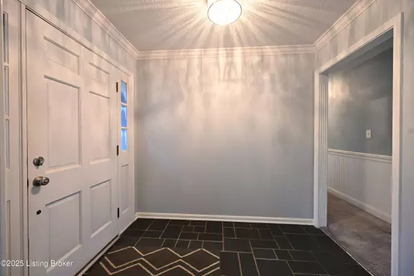 4506 Deepwood Dr, Louisville, KY 40241