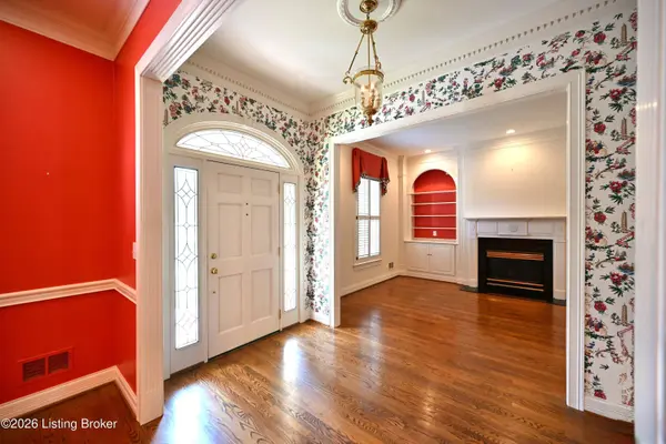 206 Coralberry Rd, Louisville, KY 40207