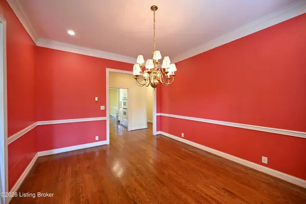 206 Coralberry Rd, Louisville, KY 40207