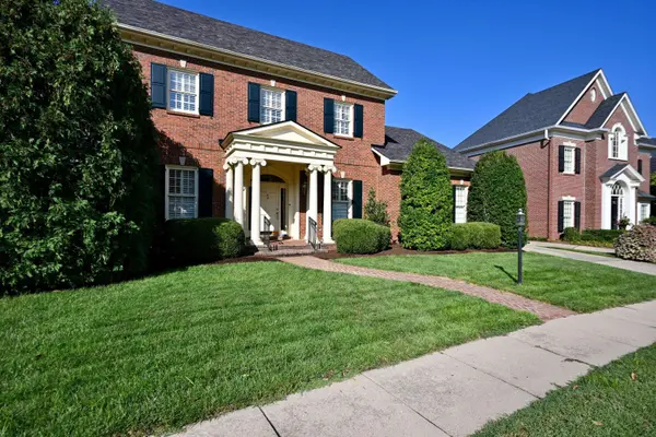 206 Coralberry Road, Louisville, KY 40207