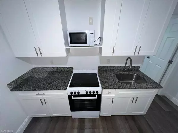 4180 Sabal LN #2, Fort Myers, FL 33905