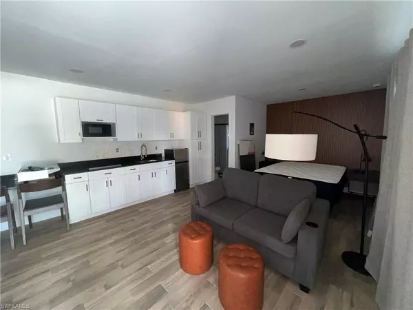 4523 Palm Beach BLVD #2, Fort Myers, FL 33905