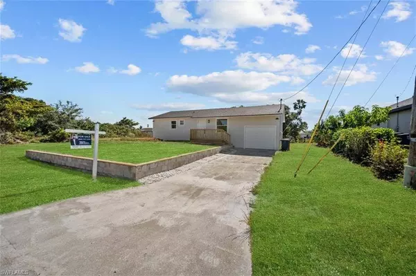 4101 3rd ST SW, Lehigh Acres, FL 33976