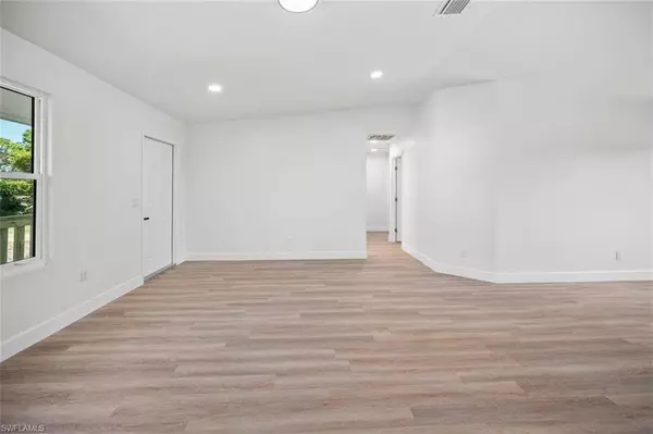 4101 3rd ST SW, Lehigh Acres, FL 33976