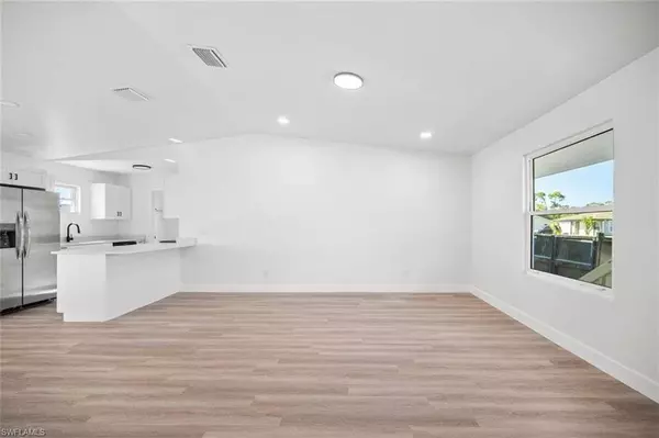 4101 3rd ST SW, Lehigh Acres, FL 33976