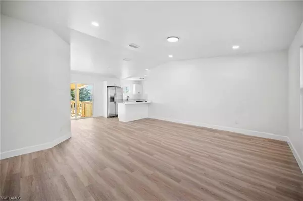 4101 3rd ST SW, Lehigh Acres, FL 33976