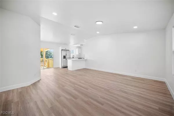 4101 3rd ST SW, Lehigh Acres, FL 33976