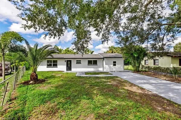 2570 Charleston Park DR #APT, Alva, FL 33920