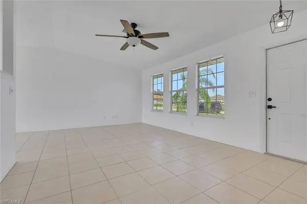2028 NE 17th PL, Cape Coral, FL 33909