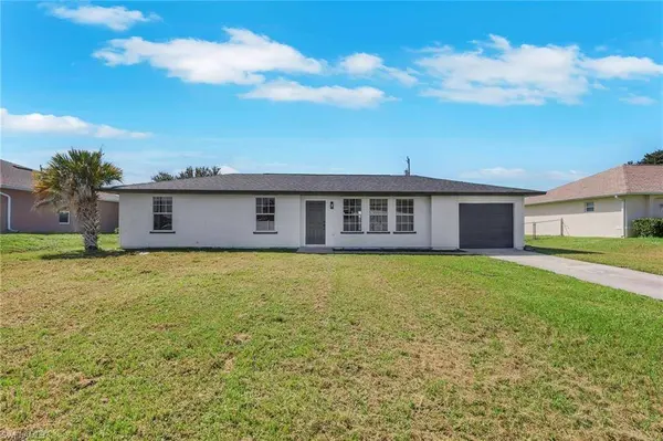 2028 NE 17th PL, Cape Coral, FL 33909