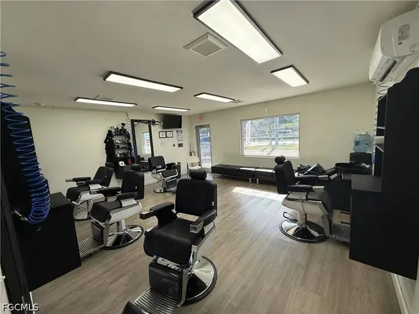 4523 Palm Beach BLVD, Fort Myers, FL 33905