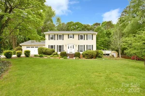 202 Brookmeade DR, Statesville, NC 28625