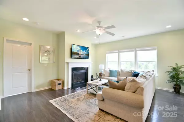 104 Rockridge Point DR, Mooresville, NC 28117