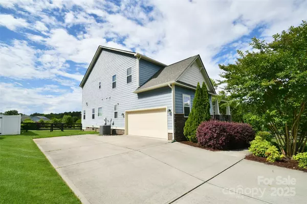 104 Rockridge Point DR, Mooresville, NC 28117