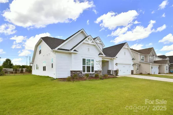 3924 Dahlia DR, Harrisburg, NC 28075