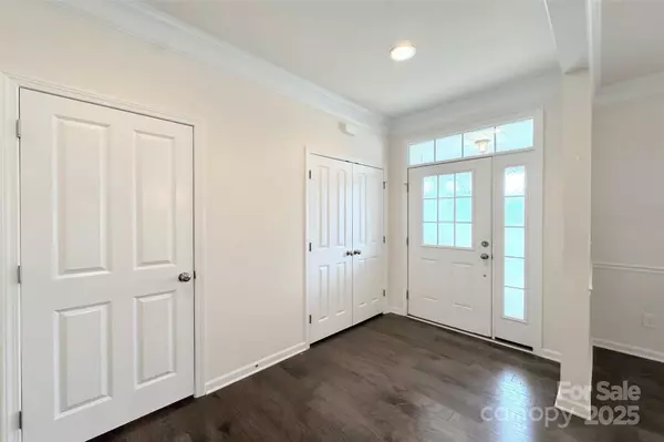 3807 Blazeprince DR, Charlotte, NC 28215