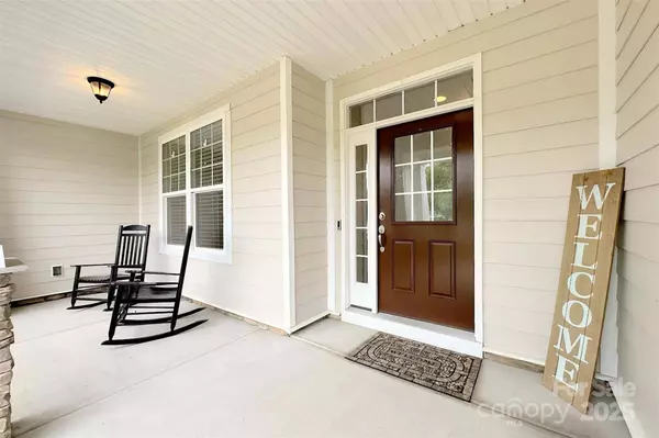 3807 Blazeprince DR, Charlotte, NC 28215