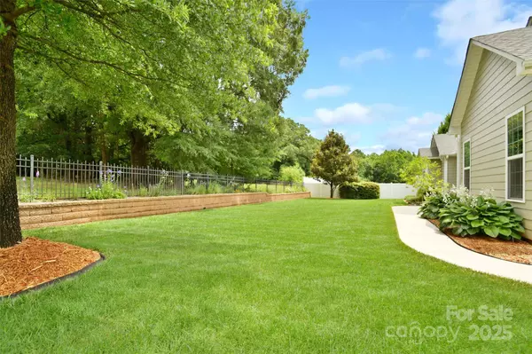 551 Brightleaf PL NW, Concord, NC 28027