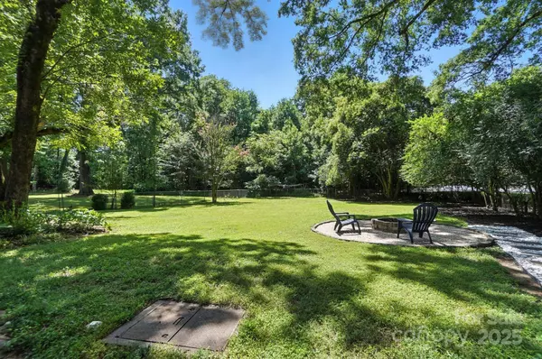 6208 Colchester PL, Charlotte, NC 28210