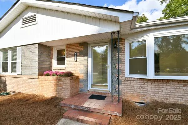 4109 Leeds DR, Charlotte, NC 28205