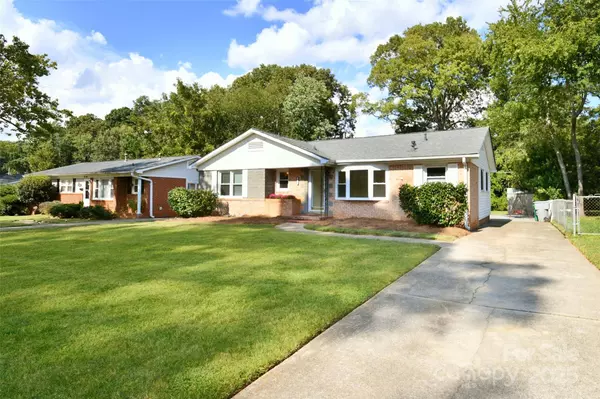 4109 Leeds DR, Charlotte, NC 28205