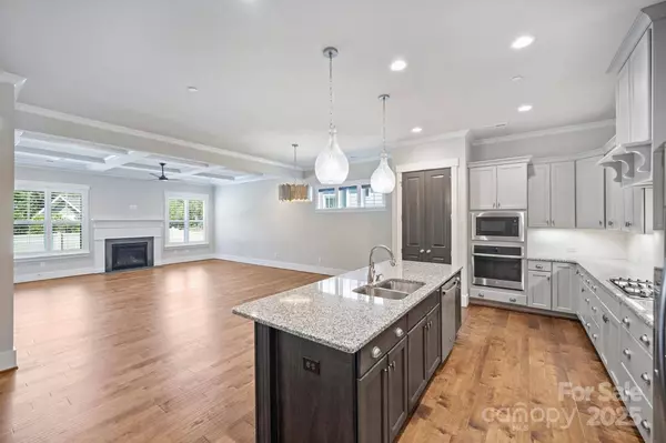 3856 Zemosa LN NW, Concord, NC 28027