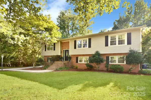 7517 Cornwallis LN, Charlotte, NC 28270