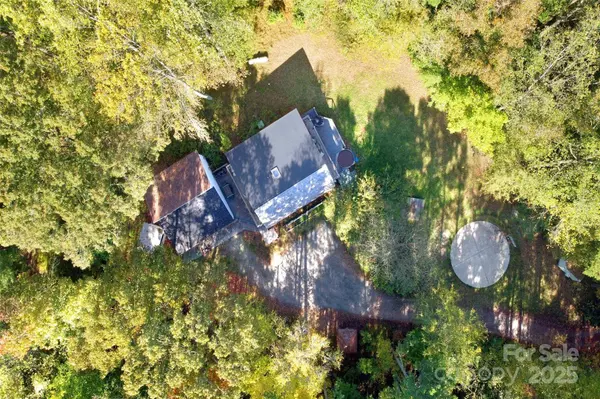 13423 Cliffhaven LN, Huntersville, NC 28078