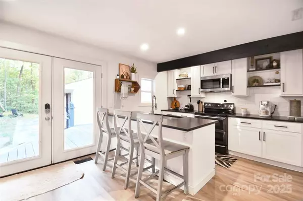 13423 Cliffhaven LN, Huntersville, NC 28078