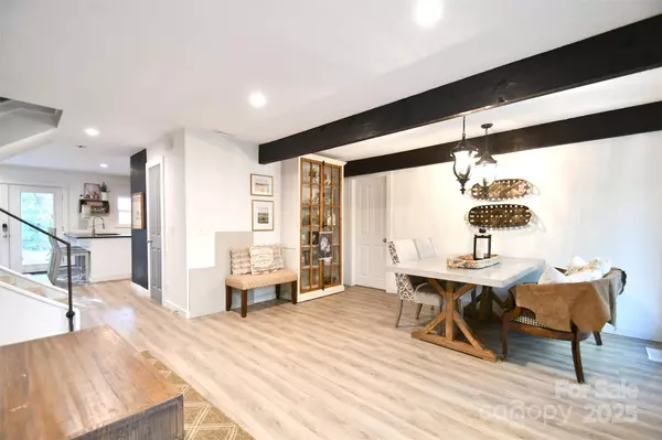 13423 Cliffhaven LN, Huntersville, NC 28078